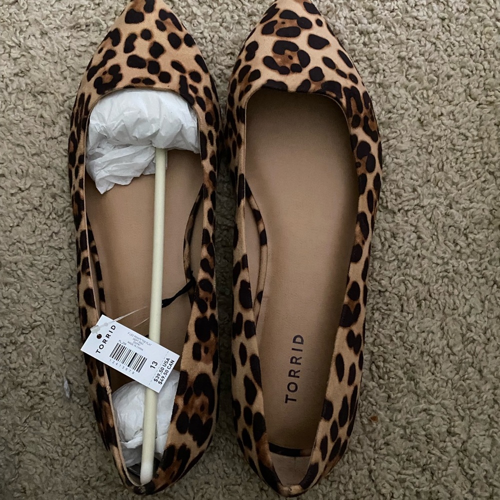 Brand new light brown cheetah print size 13 wide flats from Torrid
